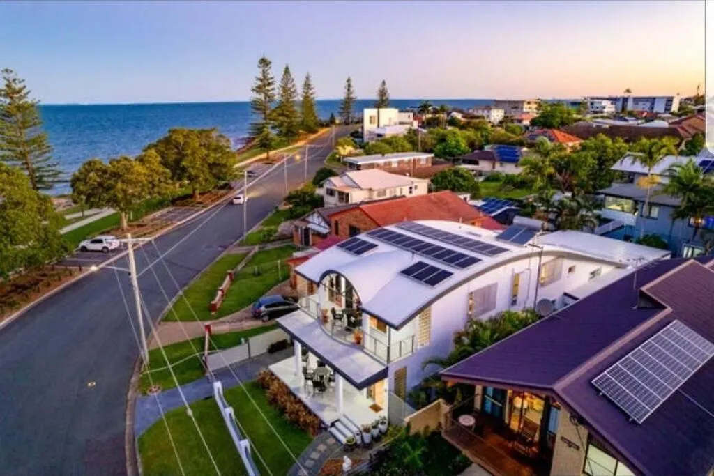 Holiday home Beachside Beauty- Large Family Home In Scarborough