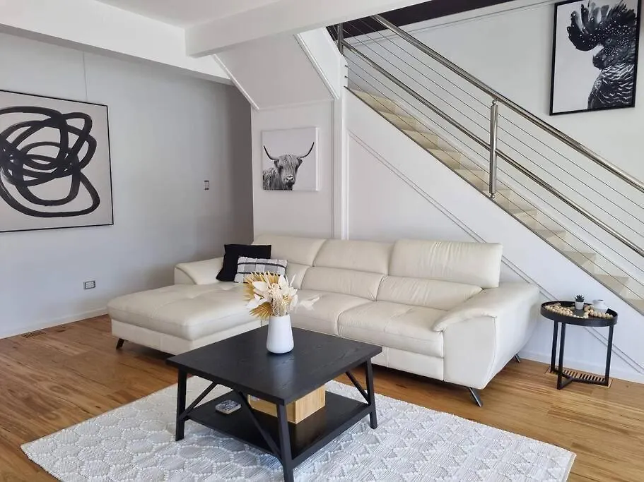 Beachside Beauty- Large Family Home In Scarborough Holiday home