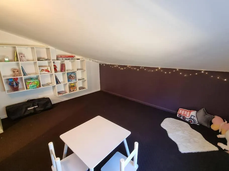 Holiday home Beachside Beauty- Large Family Home In Scarborough