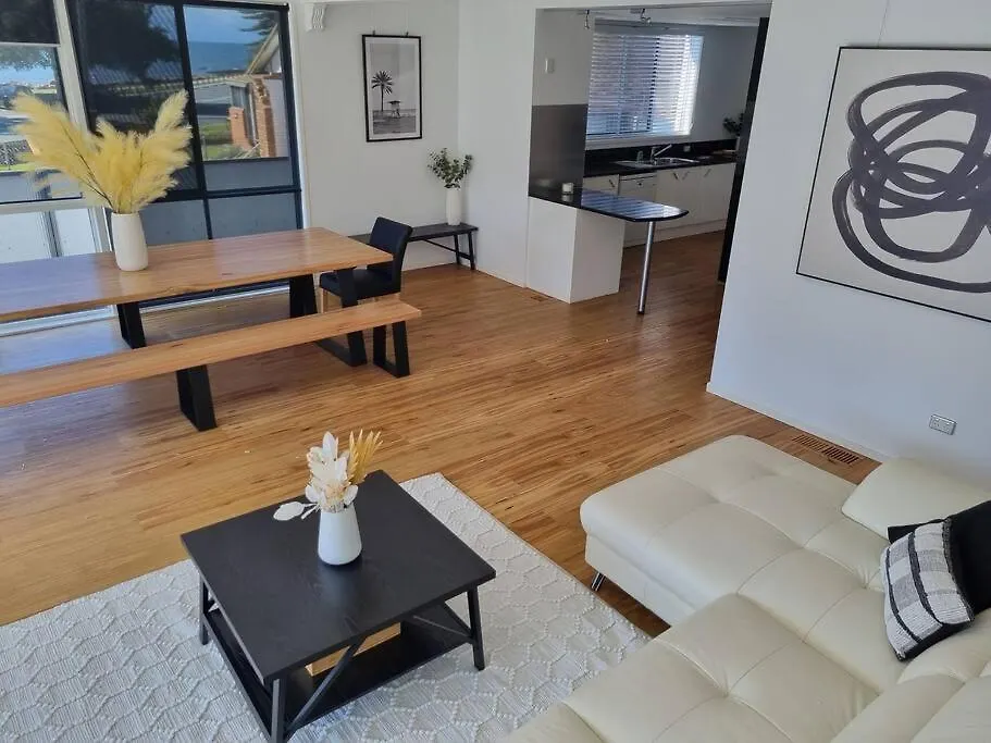 Beachside Beauty- Large Family Home In Scarborough 0*,  Australia
